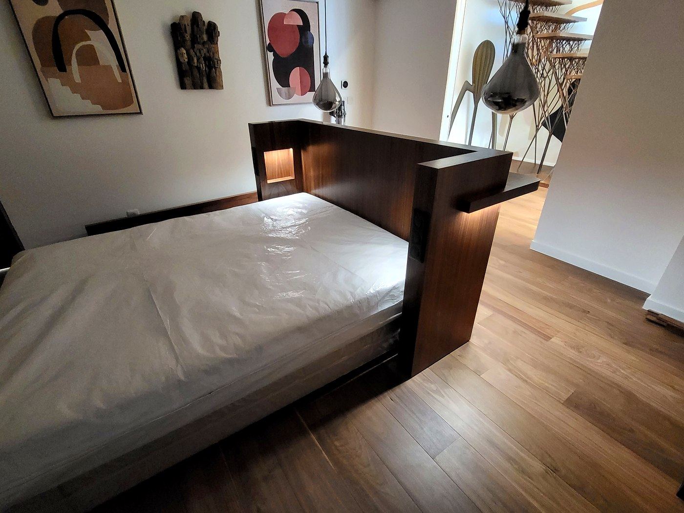 Tête de lit noyer sur mesure ICAM